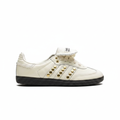 Low-Top Sneaker
